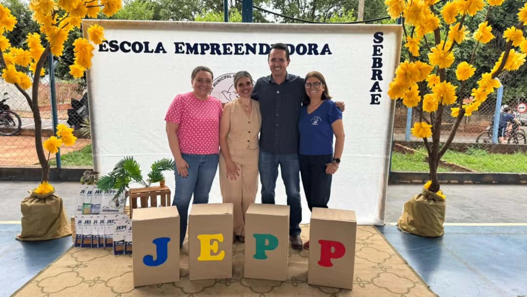 Estudantes de seis escolas de Cassilândia vendem produtos em encerramento de projeto